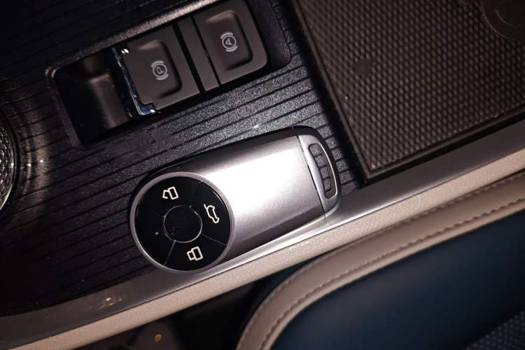 Used ORA Good Cat 2022 Morandi Edition 400km Standard Range Premium Version Lithium Iron Phosphate