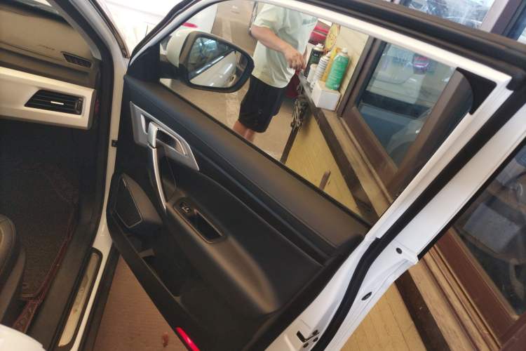 Used Geely Auto Emgrand X7 Sport 2018 1.8TD Automatic Two-Wheel Drive Smart Connect 4G Internet Edition
