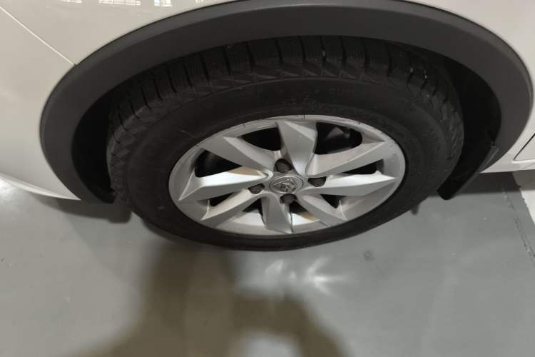 Used Baojun 310W 2017 1.5L Manual Fashion Model China V
