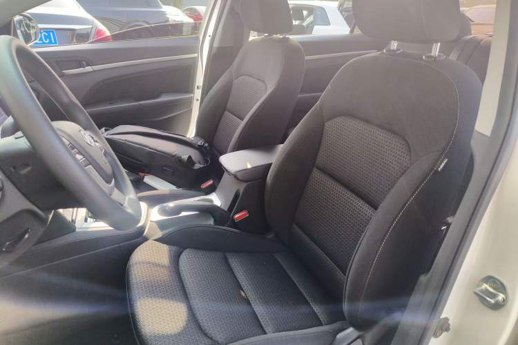 Used Hyundai Elantra 2016 1.6L Automatic ZhiXuan – Elite Version
