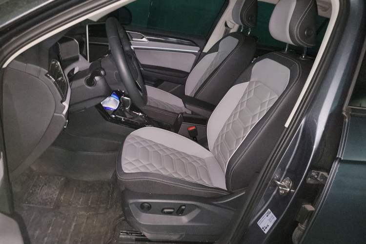 Used Volkswagen Tayron 2023 330TSI Two-Wheel-Drive Luxury Plus Advanced Version