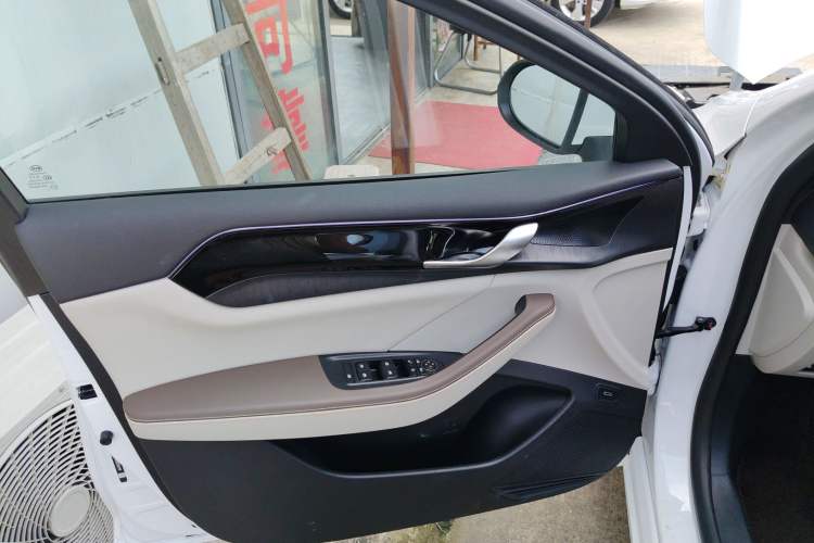 Used BYD Qin PLUS 2024 HONOR Edition DM-i 55KM Leading Model
