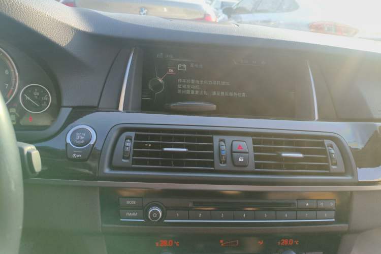 Used BMW 5 Series 2014 525Li Luxury Design Package
