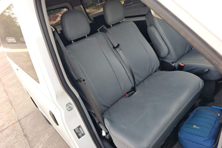 Used SAIC MAXUS Xintu V80 2024 Aotuntong Value Edition 6MT Short Wheelbase Ultra-Low Roof 127 Ps 5/6 Seats
