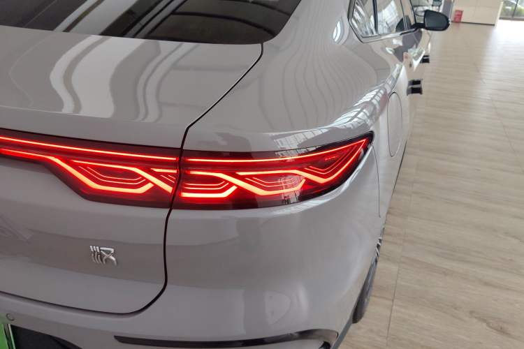 Used BYD Han 2025 EV with 701 km of Laser Radar-Enabled Intelligent Driving