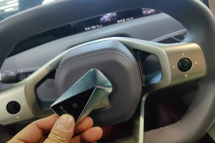 Used  12 2025 Max Extended-Range Edition
