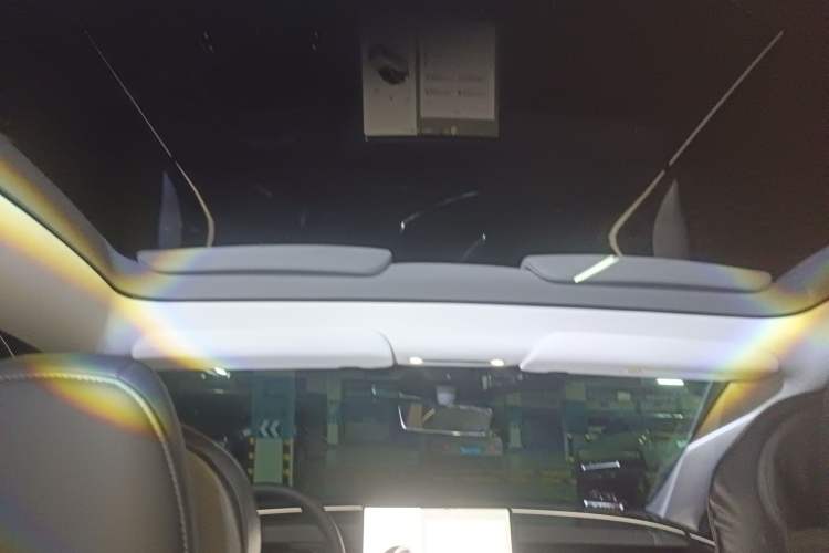 Used Tesla Model Y 2025 Long-Range All-Wheel-Drive Version
