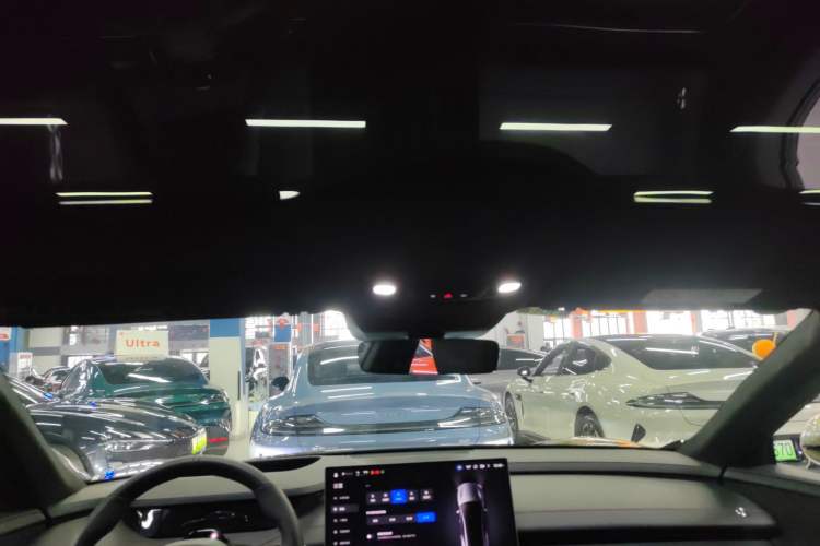 Used  SU7 2024 Four-Wheel Drive Ultra-Long Range Advanced Intelligent Driving Max Edition
