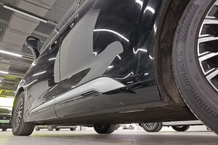 Used Denza D9 2022 DM-i 1040 Prestige Model