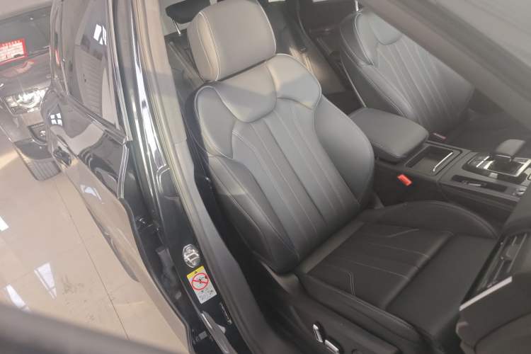 Used Audi Q5L 2025 quattro 45th Anniversary Edition 40 TFSI Luxury Dynamic Model
