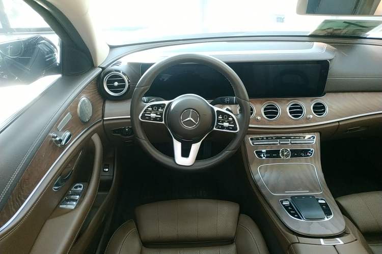 Used Mercedes-Benz E-Class 2019 E 260 L

