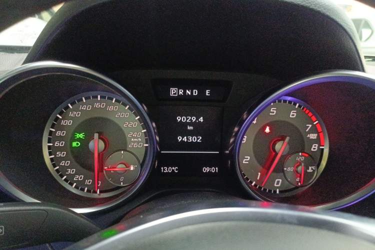 Used Mercedes-Benz SLK-Class 2011 SLK 200 Fashion Model
