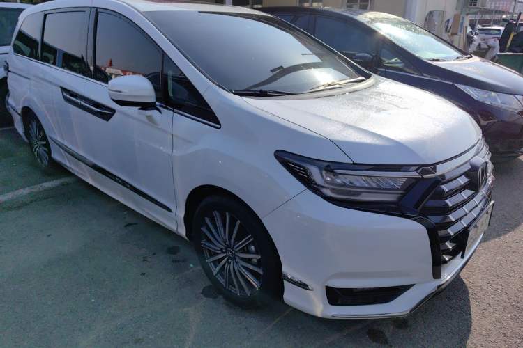 Used Honda Elysion 2022 2.0L eHEV Luxury Edition