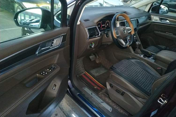 Used Volkswagen Viloran 2020 330TSI Luxury Edition
