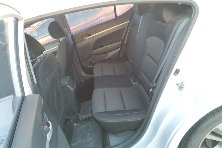 Used Hyundai Elantra 2016 1.6L Automatic ZhiXuan – Elite Version