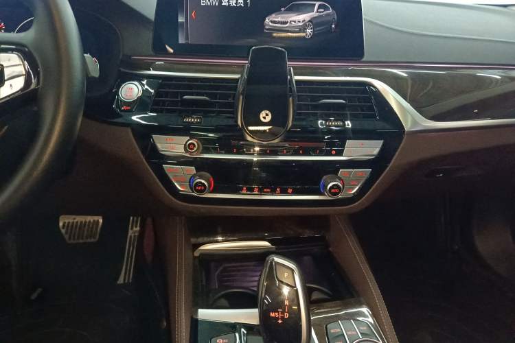 Used BMW 5 Series 2019 Facelifted 525Li Luxury Package
