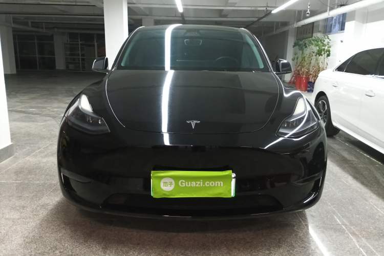 Used Tesla Model Y 2023 Long-Range All-Wheel-Drive Version