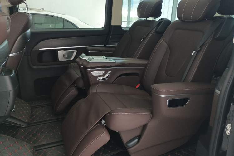 Used Mercedes-Benz V-Class 2024 V 300 L Long Wheelbase Luxury Edition
