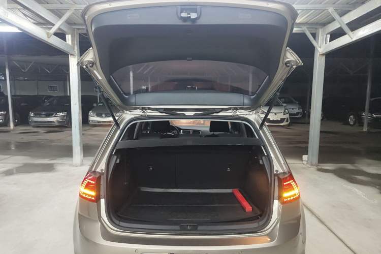 Used Volkswagen Golf 2015 1.6L Automatic Comfort Model
