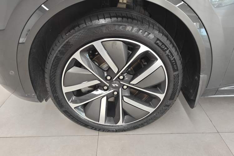 Used Li Auto L9 2022 Max model
