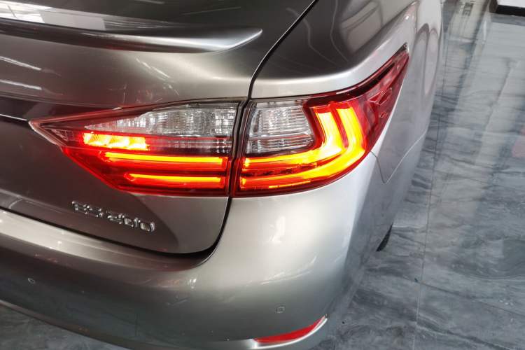 Used Lexus ES 2015 200 Comfort Edition
