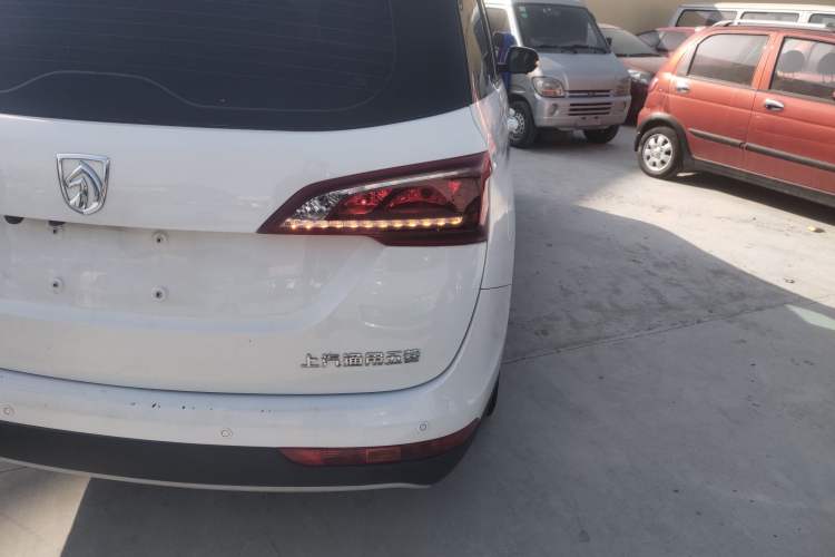 Used Baojun 730 2019 1.5L Manual Fashion Model 7-seater National V
