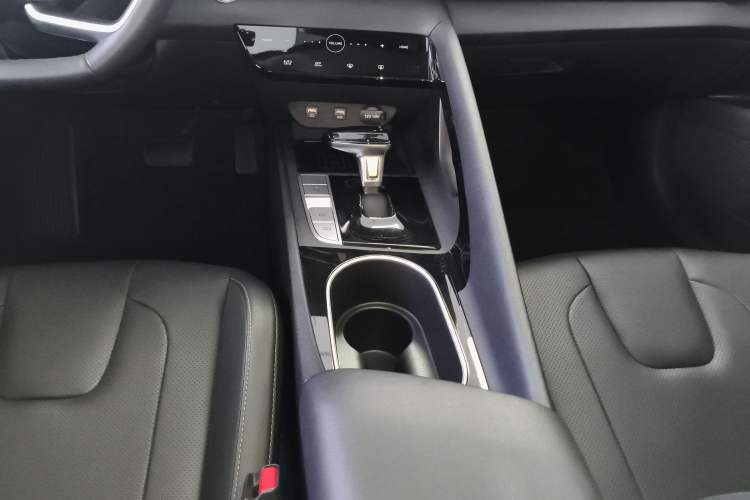 Used Hyundai Elantra 2022 1.5L CVT LUX Prestige Edition