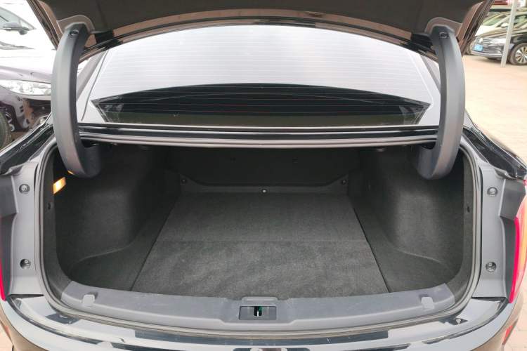 Used Hongqi E-QM5 2022 431 km Charge & Enjoy Edition