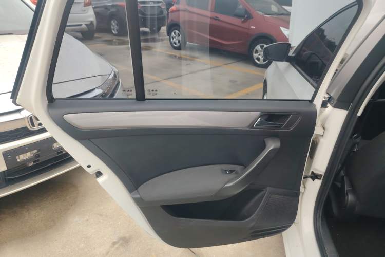 Used Volkswagen Santana 2015 Haval H6 1.6L Automatic Luxury Model
