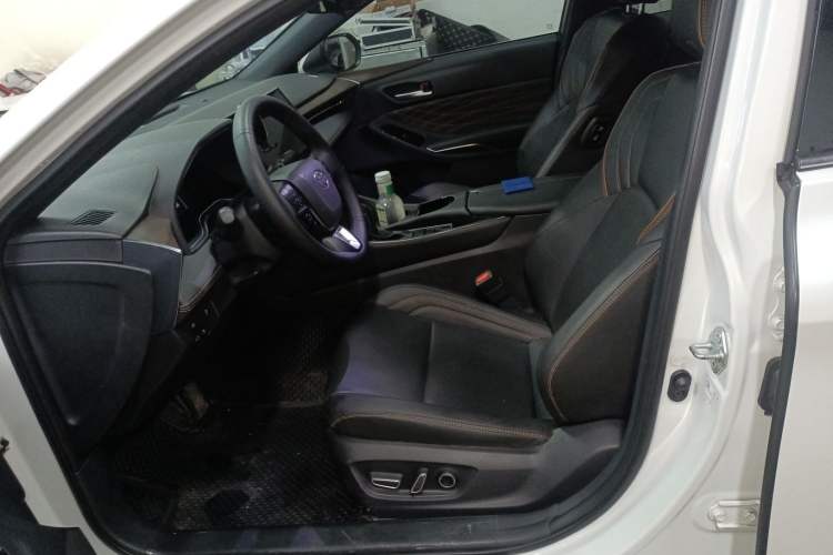 Used Toyota Avalon 2024 Dual-Motor 2.0L Premium Edition
