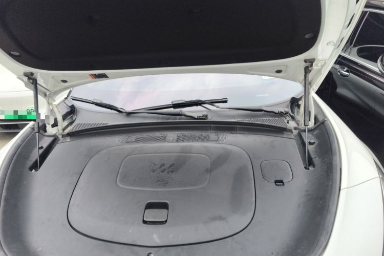 Used  LS7 2023 90 kWh Elite All-Wheel-Drive Version
