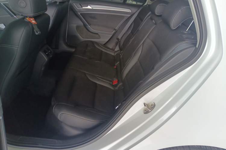 Used Volkswagen Golf 2017 230TSI Automatic Comfort Edition – Celebrating Milestone of One Million Units
