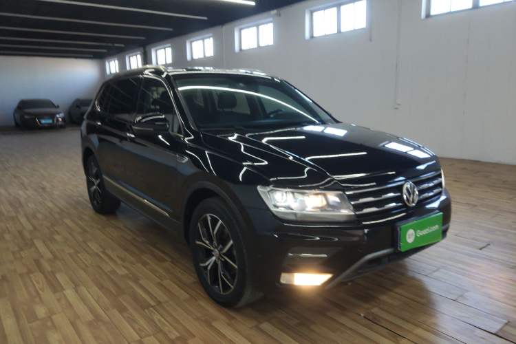 Used Volkswagen Tiguan L 2019 Revised 330TSI Automatic Two-Wheel Drive Smart & Luxury Edition China VI Standard
