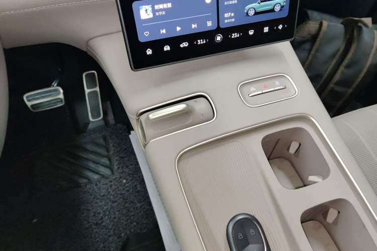 Used Nio ES8 2023 75 kWh Executive Edition