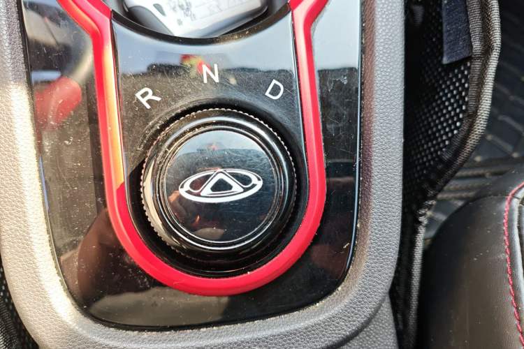 Used Chery Little Ant 2022 Revised Version Sweet Pink Edition Half-Sugar Version Lithium Iron Phosphate 30.7 kWh 30 kW 301 km