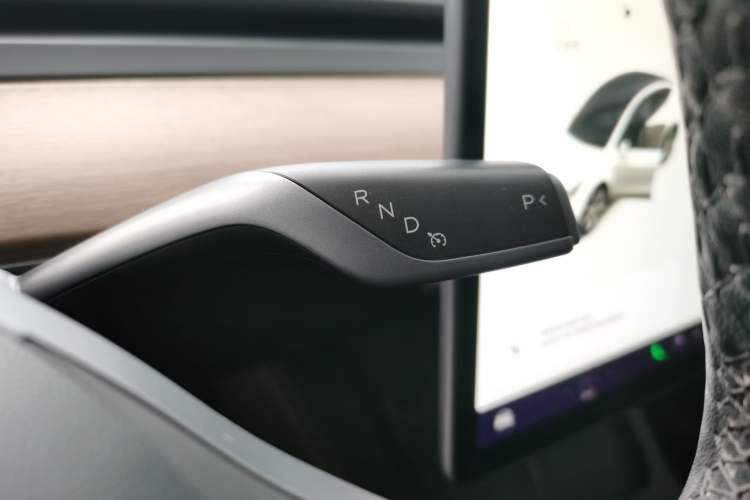 Used Tesla Model Y 2021 Standard Range Rear-Wheel Drive Version
