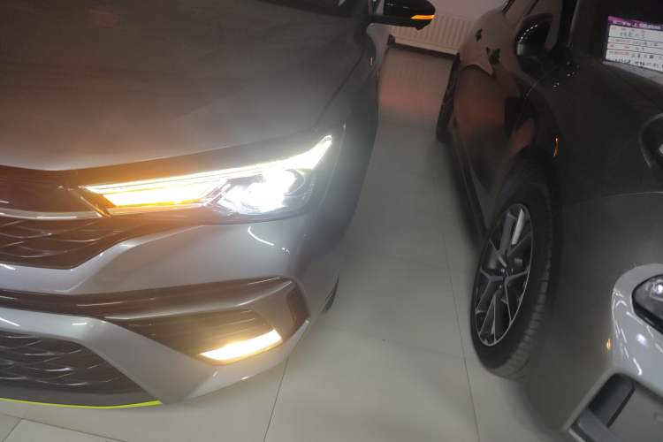 Used Roewe i5 2021 1.5L CVT Diamond Edition
