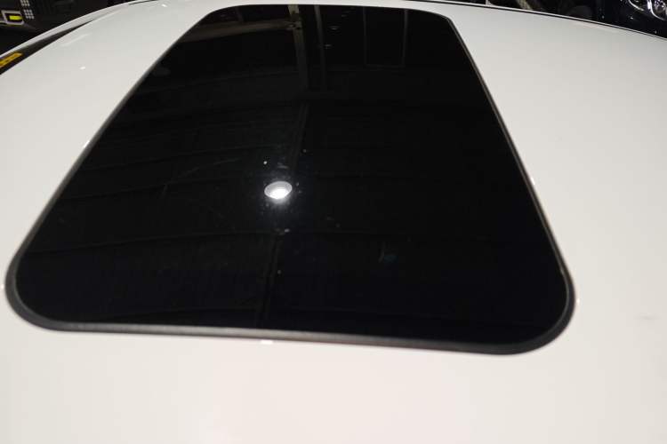 Used Geely Auto Emgrand GL 2018 1.8L Manual Elite Smart Connectivity Version
