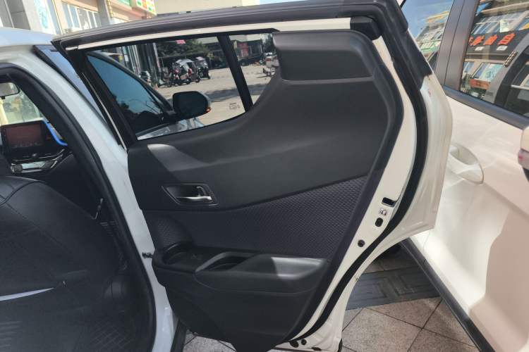 Used Toyota IZOA 2020 2.0L Yichi Version
