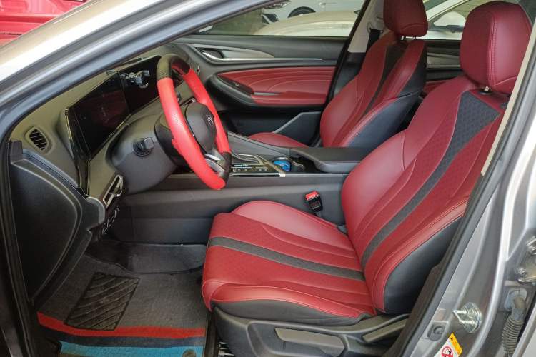 Used Changan Eado 2021 PLUS Blue Whale NE 1.4T GDI DCT Prestige Model
