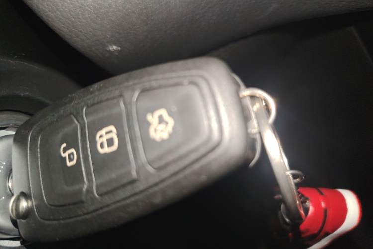 Used Ford Focus 2015 Hatchback 1.6L Automatic Fashion Edition
