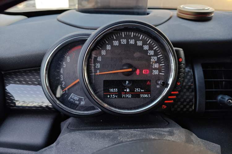 Used  MINI 2016 2.0T COOPER S Pioneer Edition Five-Door Model
