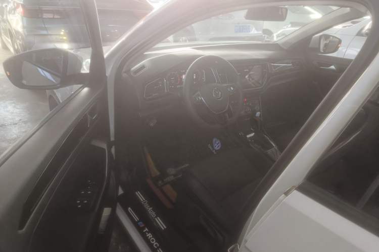 Used Volkswagen T-ROC 2021 280TSI DSG Two-Wheel Drive Comfort Connect Edition