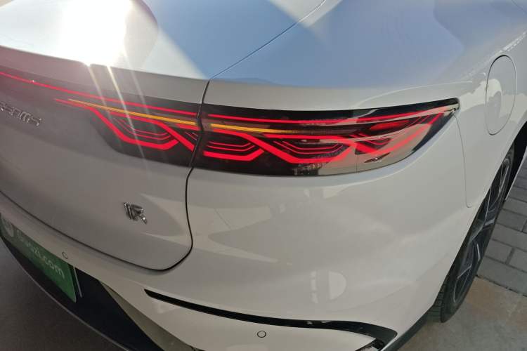 Used BYD Han 2022 EV Genesis Edition 715KM Front-Wheel-Drive Prestige Model
