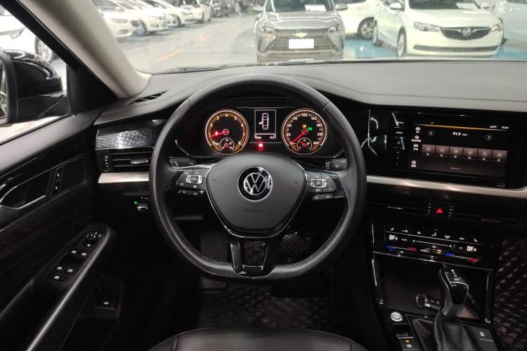 Used Volkswagen Passat 2020 Facelift 330TSI Elite Edition China VI Standard