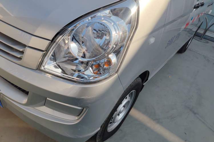 Used Wuling Rongguang S 2023 1.5L Basic Enclosed-Window Vehicle 2 Seats
