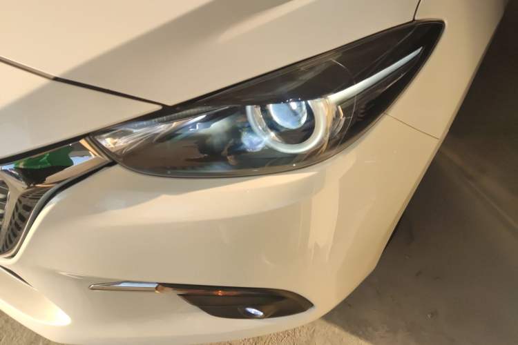 Used Mazda Mazda 3 Axela 2017 Sedan 1.5L Automatic Luxury Model Emission Standard China V
