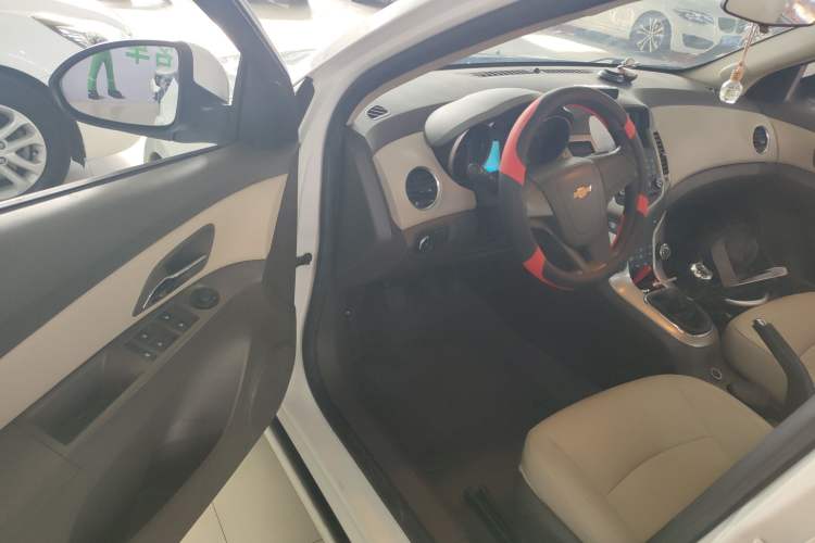 Used Chevrolet Cruze 2015 1.5L Classic SL MT
