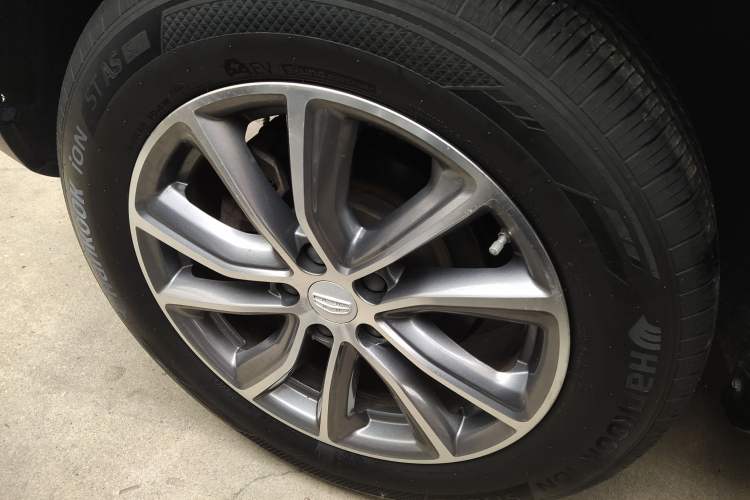 Used Geely Auto Emgrand X7 Sport 2018 2.0L Manual Two-Wheel Drive Zhiya Version
