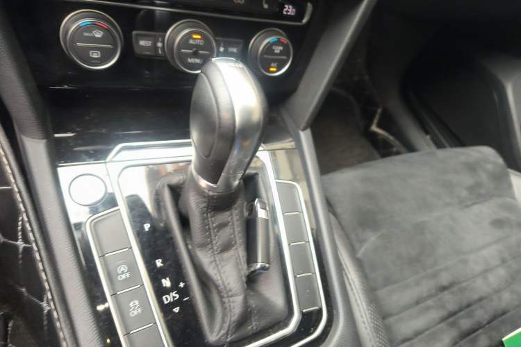 Used Volkswagen Magotan 2018 330TSI DSG Luxury Model